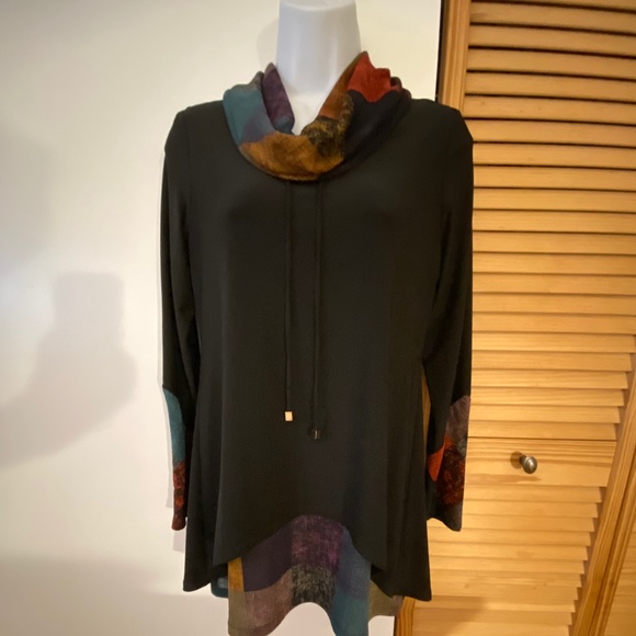 Layered tunic with cowl neck - Picture 2 of 10